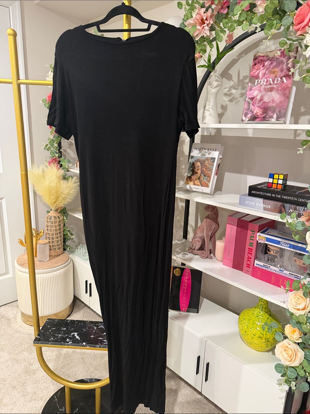 Elegant Black Maxi Dress with Short Sleeves
